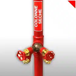 colonnes-seches La colonne sèche, installée dans les immeubles de plus de 7 étages, facilite l'intervention des pompiers en permettant le raccord des lances à incendie dessus.