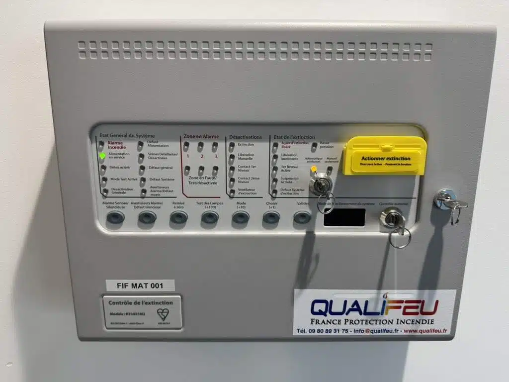 Centrale extinction automatique par Qualifeu Centrale de détection et d'extinction automatique incendie Qualifeu avec voyants d'état et clés de commande