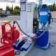 Station-service avec pompes à carburant et matériel de maintenance industrielle